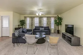 Cheerful Lovely 3BR Retreat ~ fam & friends - Image 3