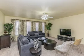 Cheerful Lovely 3BR Retreat ~ fam & friends - Image 2