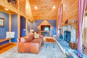 Luxury Log Cabin w/ EV Charger & Mtn Views! - Image 5