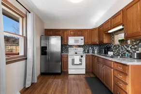 Spacious Five Bedroom House in Manhattan Kansas - Image 4