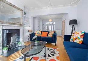 The Townhouse By My Getaways Free Parking - Image 3