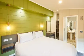 Host & Stay - Eller Beck, The Cabin In The Woods - Image 4