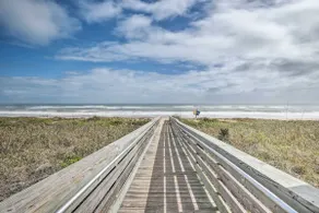 Ormond Beach Home w/ Screened Porch, Walk to Shore - Image 2