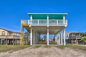Furnished Deck + Ocean Views: Surfside Beach Home - Image 3
