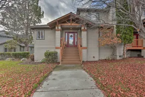 Idyllic Redmond Townhome w/ Furnished Deck! - Image 3