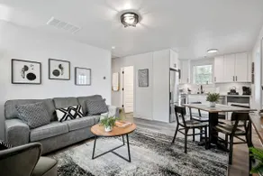 First-Class Flats | * From 1 to 10 Guests * - Image 4