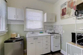 Unit 14 Roomy King Suite With Daybed Kitchenette, - Image 5