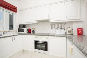 Amazing 2-Bedroom Appartment with big terrace! - Image 4
