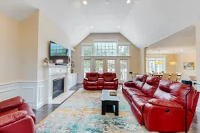 Modern Oasis: Private Pool, Pickleball & Fast WiFi - Image 3