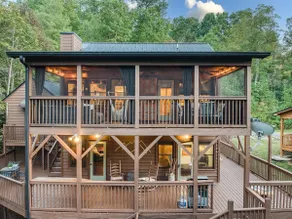 Cozy pet friendly cabin near town- 2 King beds - Image 2