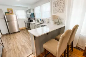 Downtown Charm - 2BR, Great Location! - Image 4