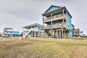 Steps to Gulf: Galveston Gem w/ Boat Launch Access - Image 2