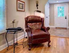 Luxurious pet friendly 3 bedroom home. Walking distance to downtown Skaneateles! - Image 3