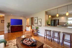 Well Appointed 3 Bed/2 Bath Pet Friendly Ranch Close to Village/Lake - Image 3
