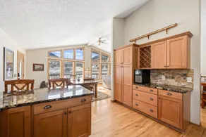 Lily Mountain Lodge - Amazing Mountains Views, Private Hot Tub, Great Location - Image 4
