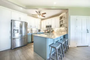 3BR Oceanfront 2nd-Floor | Pool | Balcony - Image 4