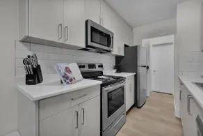 Near Skytrain | Pet Friendly | Free Parking - Image 3