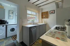 Acorn House - Image 3