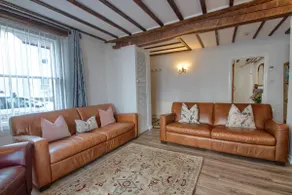 Acorn House - Image 2