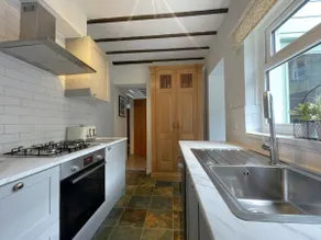 Acorn House - Image 5
