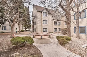 Condo avec patio & accès piscine à Greenwood Village ! - Image 3