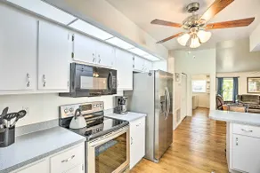 Breezy Cape Coral Oasis, Covered Lanai & BBQ - Image 2