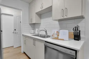 Downtown Surrey | Modern Suite | Parking - Image 3