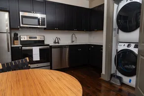 Stylish 1BR near brews & downtown - Image 2