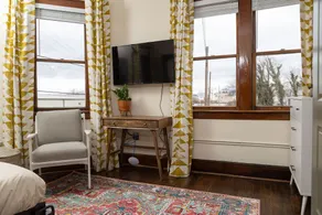Luxe loft w/city & mountain views - Image 3
