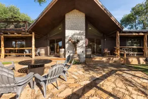 Guadalupe Bluff Log Cabin - Image 4