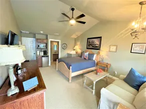 Charming Downtown 1-Bedroom Suite | Walk to - Image 3