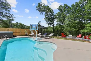 Heated Pool, Hot Tub, King Bed Master - Image 2