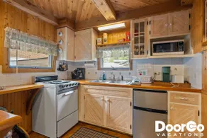 Door County Romantic Cabin in Ephraim Near Trails - Image 5