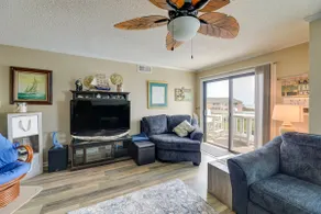 Coastal Condo w/ Indoor & Outdoor Pool Access - Image 4