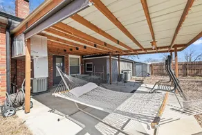 Spacious 2/1 w/large yard only 20 min to STL Arch - Image 3