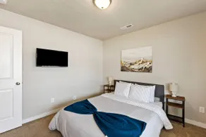 Star Family Home | King Bed | 5 TVs | Walkable to Downtown and Albertsons - Image 3