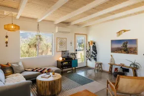 2BR Desert Cabin l Hot Tub l 4 Miles to National Park l 1 Mile to Town - Image 4