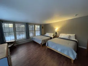 Brookside Hideaway, Brook Road Inn - Image 3