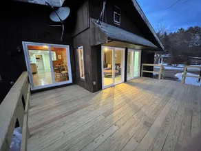 Brookside Hideaway, Brook Road Inn - Image 4