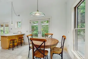 Unique Island Retreat: Fast WiFi & Dog-Friendly - Image 5
