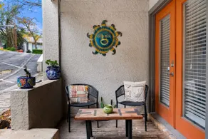 Safe & Quiet Oasis in DT ~Perfect Location~ - Image 5