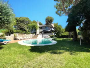 Apartamento con jardín, piscina privada y jacuzzi | Vistas al agua - Image 3