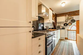 Host & Stay - The Nave - Image 3