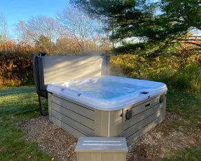 Cozy Luxury Bungalow with Hot Tub & EV Charger - Image 4