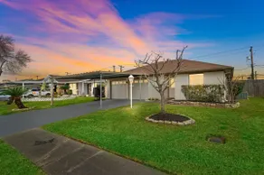 Pasadena 3BR with Game Room, Patio & BBQ Grill - Image 2