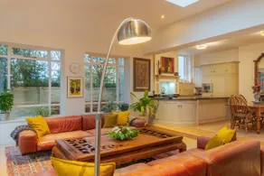 Stunning 7-bedroom countryside home - Image 3