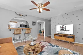 Boho Lounge - Pet Friendly Home Close to I-35 & KC - Image 2
