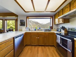 Breathtaking Ocean, Mountain & Juneau Views - Image 3