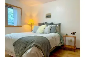 Lovely Condo Across from Downtown w Mountain View - Image 2