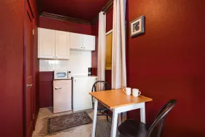 Renovated 2025 - The Burgundy Room - Image 4